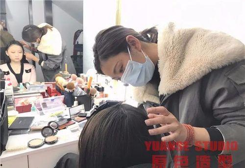 娱乐公司员工吃瓜现场,员工吃瓜现场揭秘幕后故事